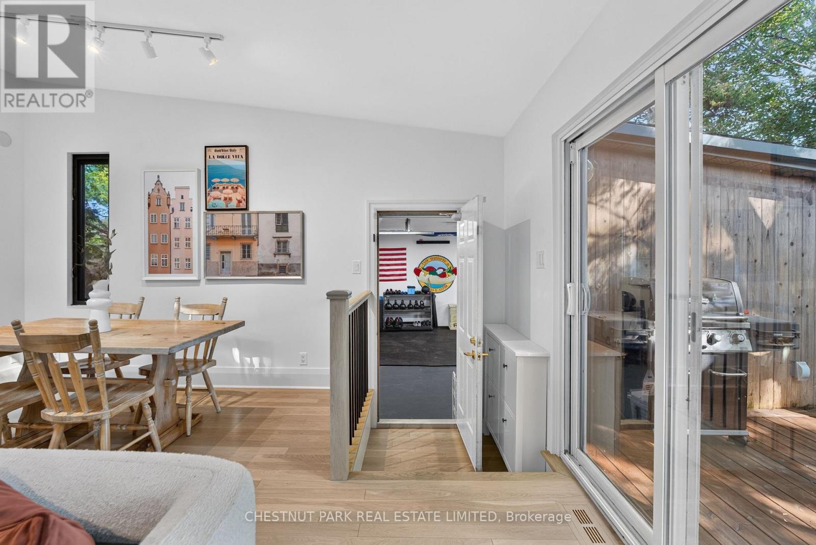 521 SUTHERLAND DRIVE - 18