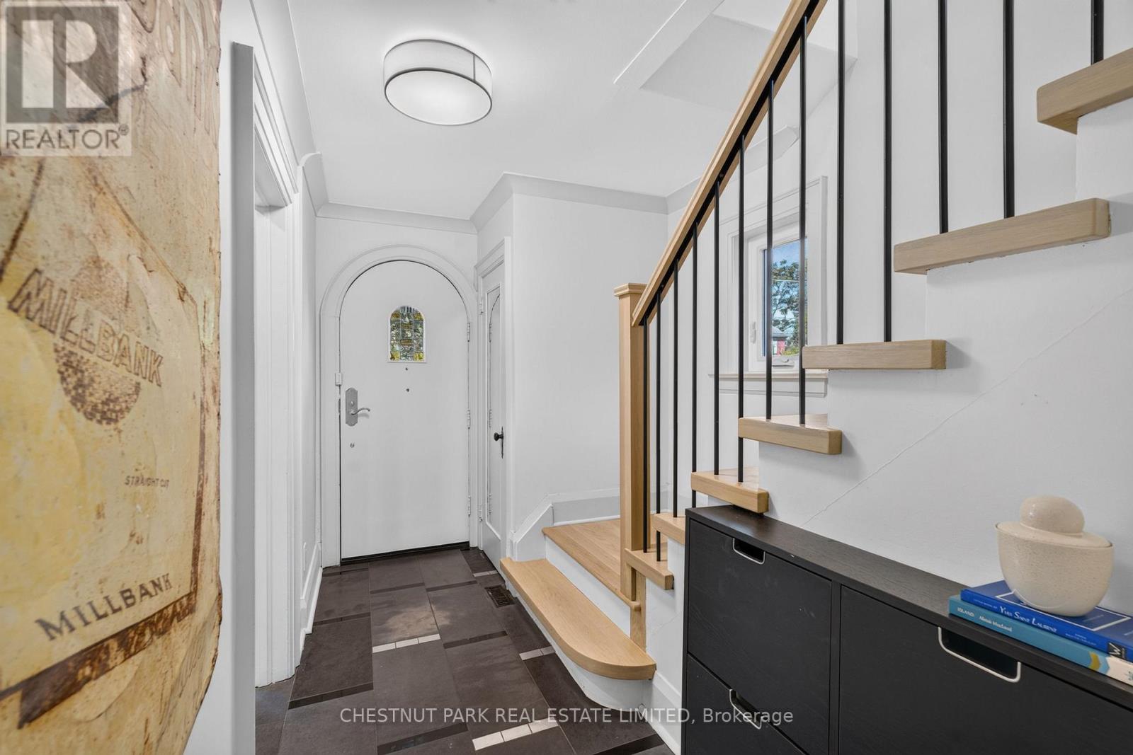 521 SUTHERLAND DRIVE - Image 4