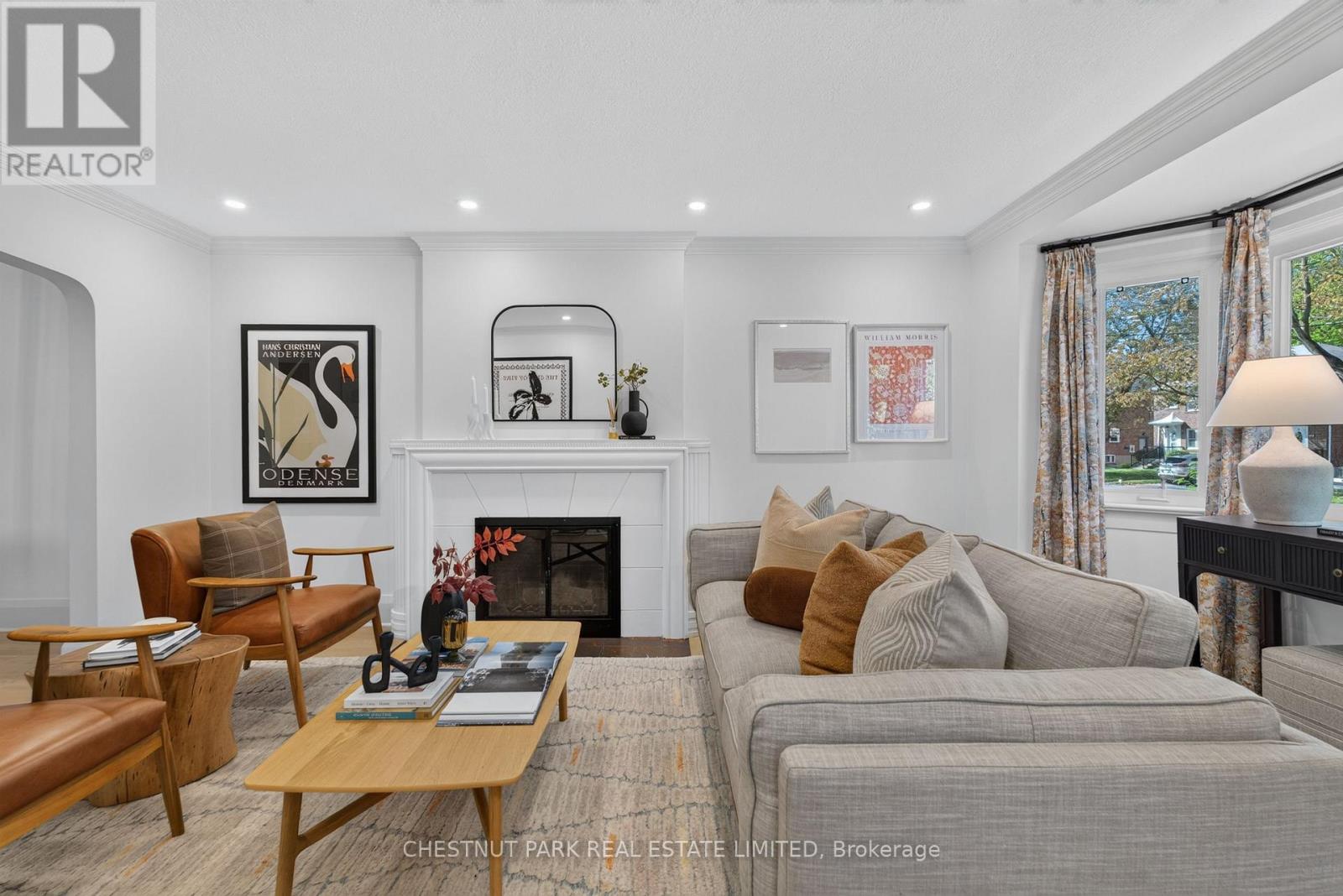 521 SUTHERLAND DRIVE - 6