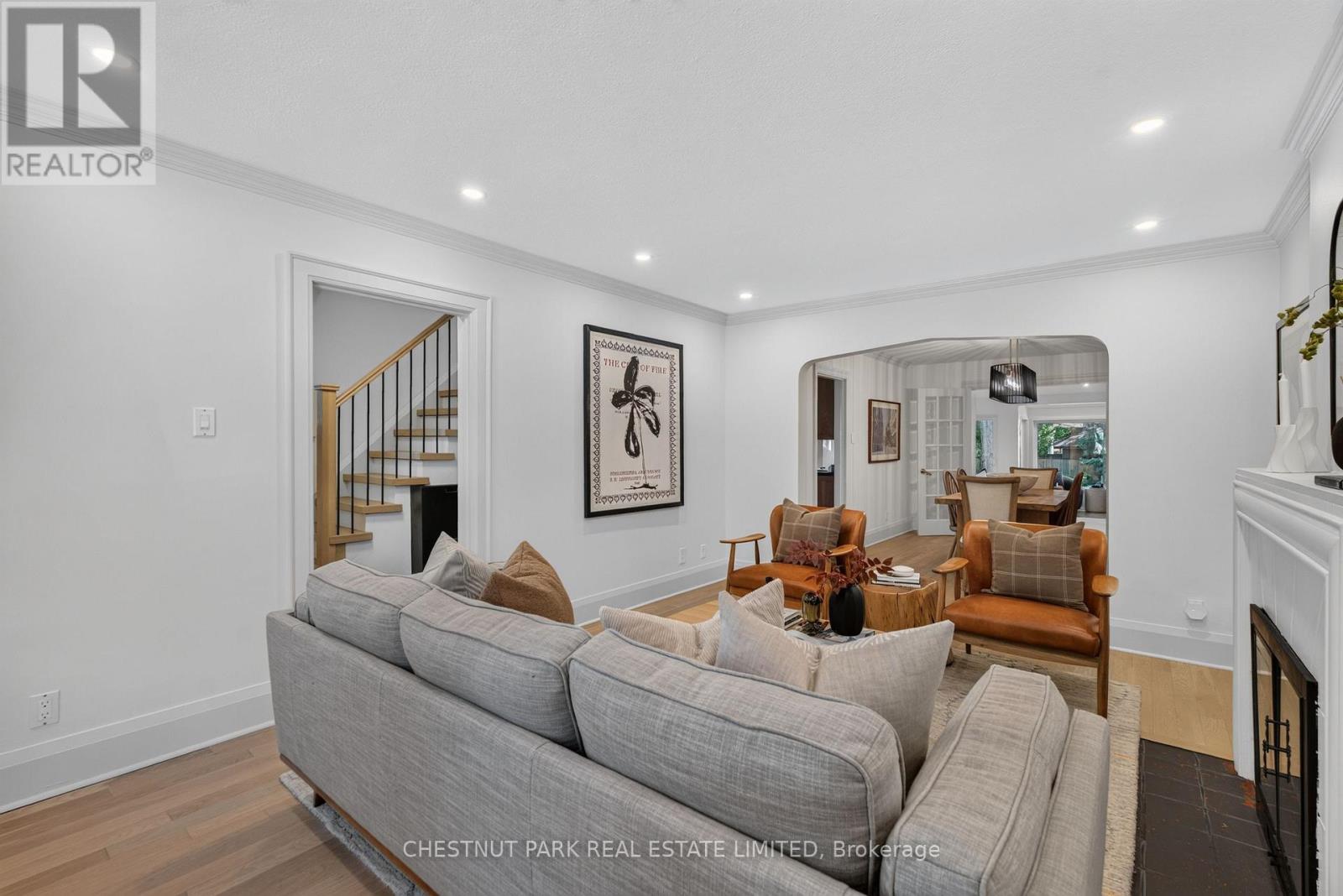 521 SUTHERLAND DRIVE - 8