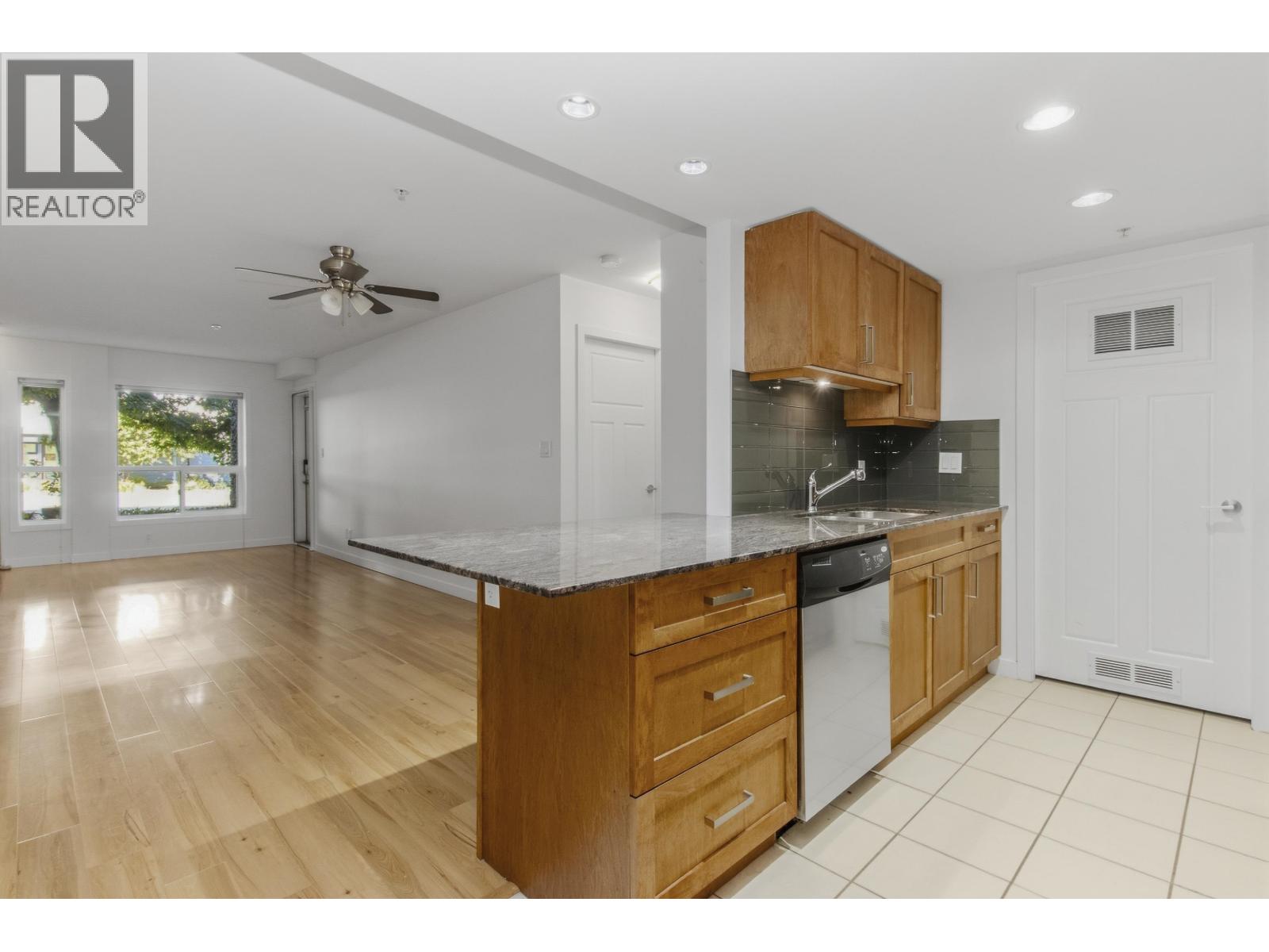 115 1212 MAIN STREET, Squamish