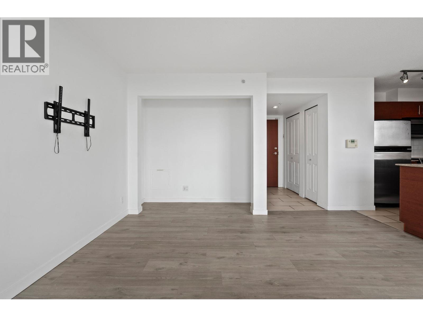 1203 814 ROYAL AVENUE, New Westminster
