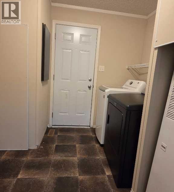 Back Entrance w Laundry
