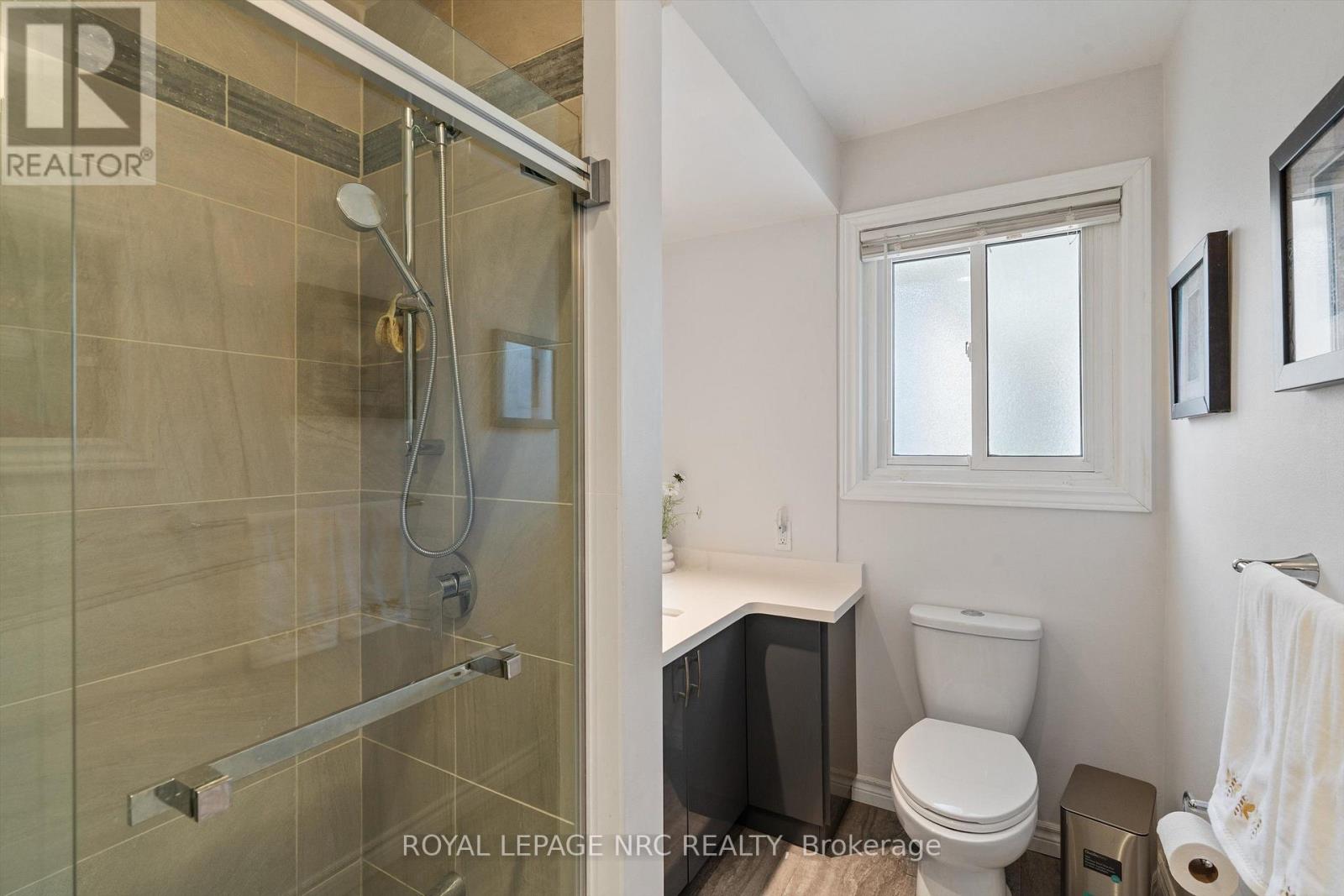 476 VINE STREET - 14
