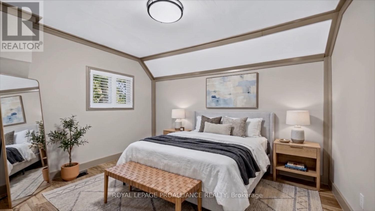 23 SOPHIA STREET - Image 21