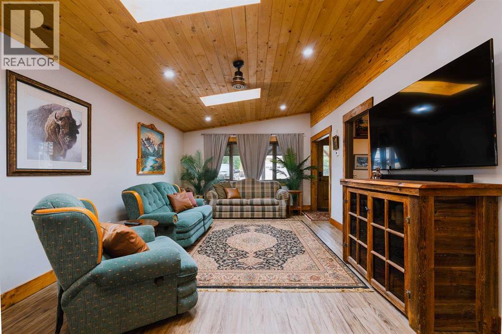 Listing photo – 5025 47 Street, Sylvan Lake