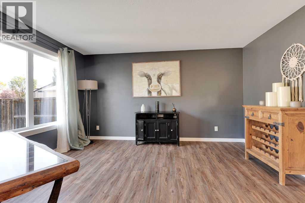 Listing photo – 99 Inglewood Drive, Red Deer