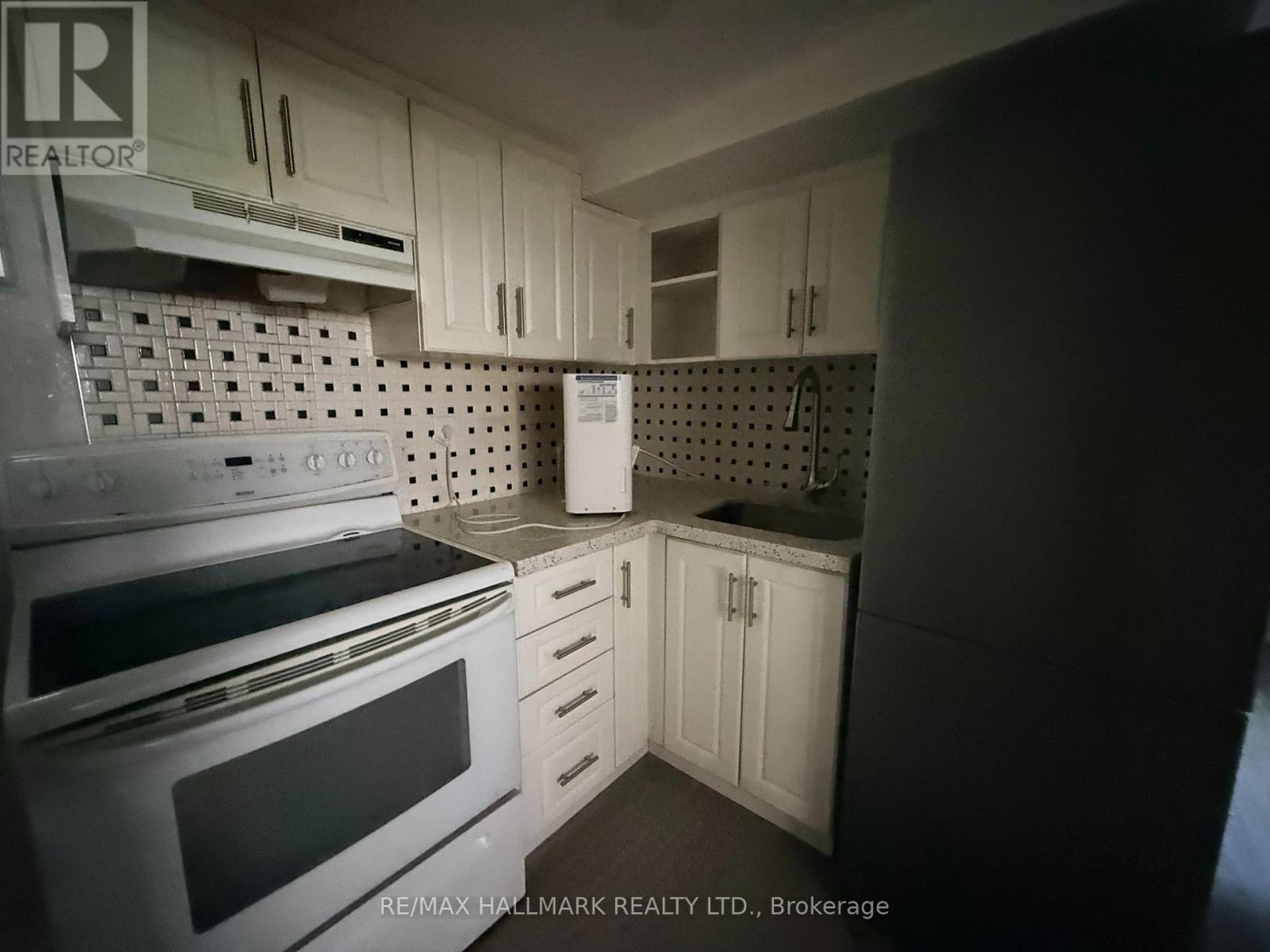 29 FLEMPTON CRESCENT - 19
