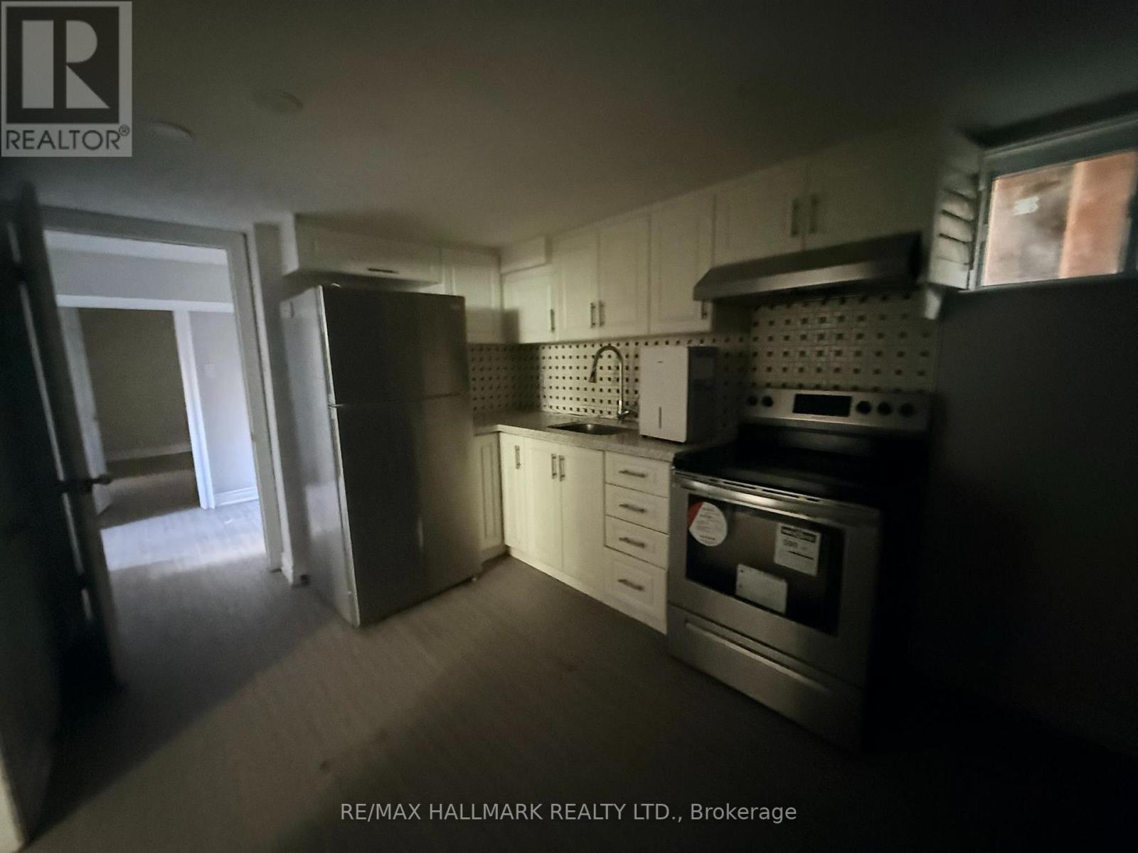 29 FLEMPTON CRESCENT - 20
