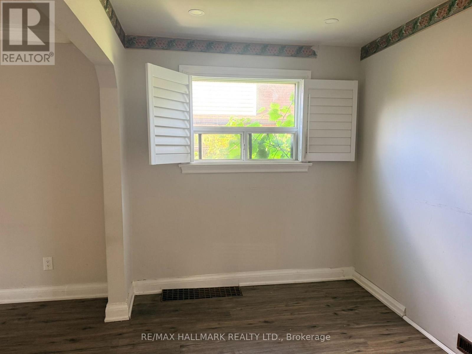 29 FLEMPTON CRESCENT - 6