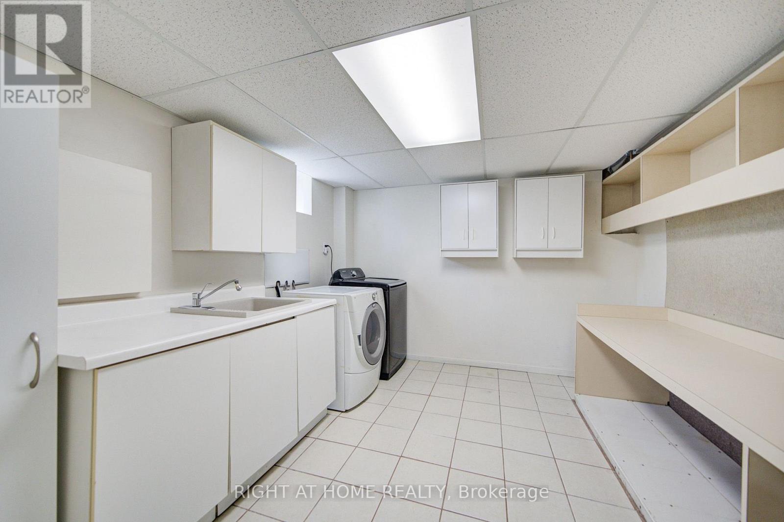 326 JAYBELL GROVE - Image 36