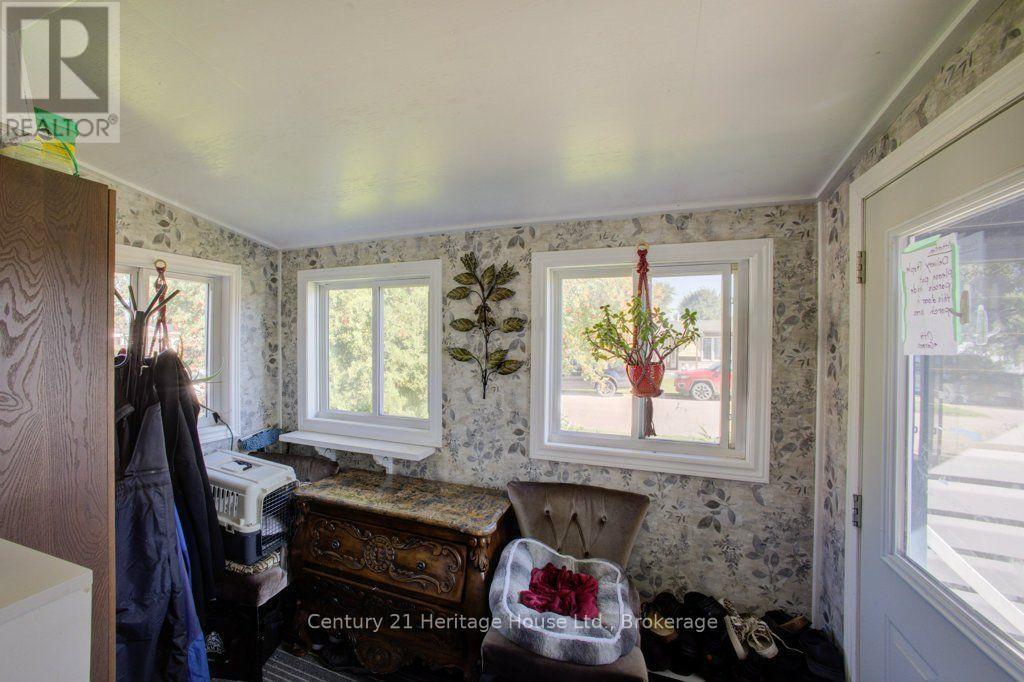 52 FAIRVIEW CRESCENT, North Perth (Listowel) — photo 4