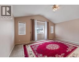 Living room - 20 Saddlecrest Terrace Ne, Calgary, AB T3J5L4 Photo 16