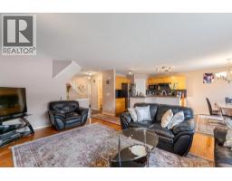4pc Bathroom - 20 Saddlecrest Terrace Ne, Calgary, AB T3J5L4 Photo 9