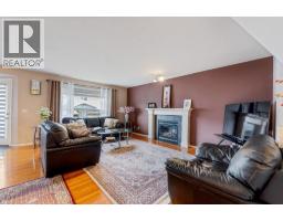 Kitchen - 20 Saddlecrest Terrace Ne, Calgary, AB T3J5L4 Photo 7