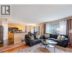 4pc Bathroom - 20 Saddlecrest Terrace Ne, Calgary, AB T3J5L4 Photo 10