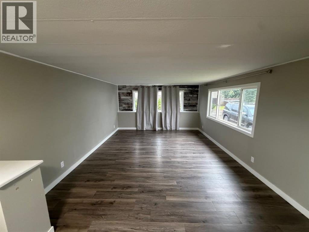 11918 98 Street, Grande Prairie — photo 1