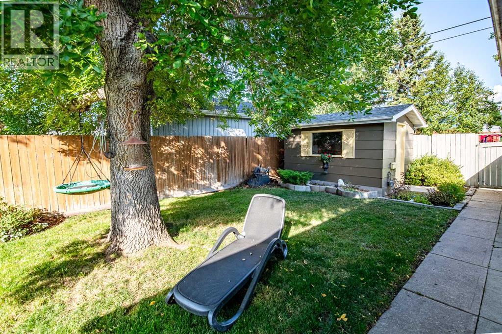 Listing photo – 3317 44A Avenue, Red Deer