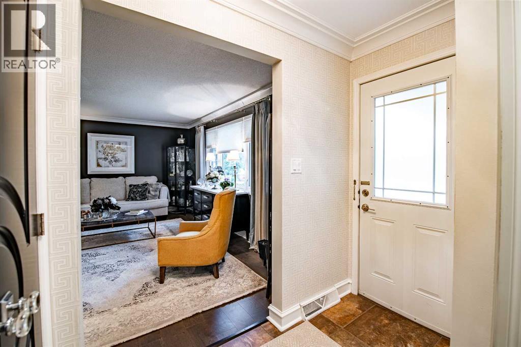 Listing photo – 3317 44A Avenue, Red Deer