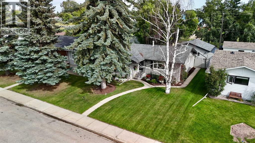 Listing photo – 3317 44A Avenue, Red Deer