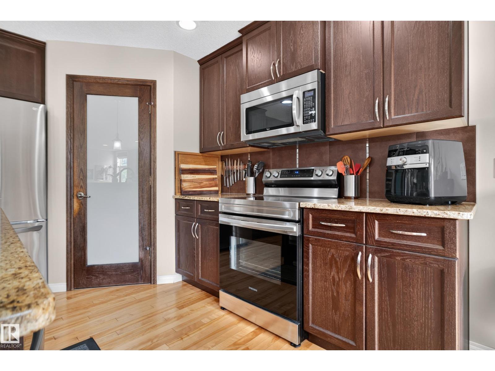 20853 92A AV NW - 14