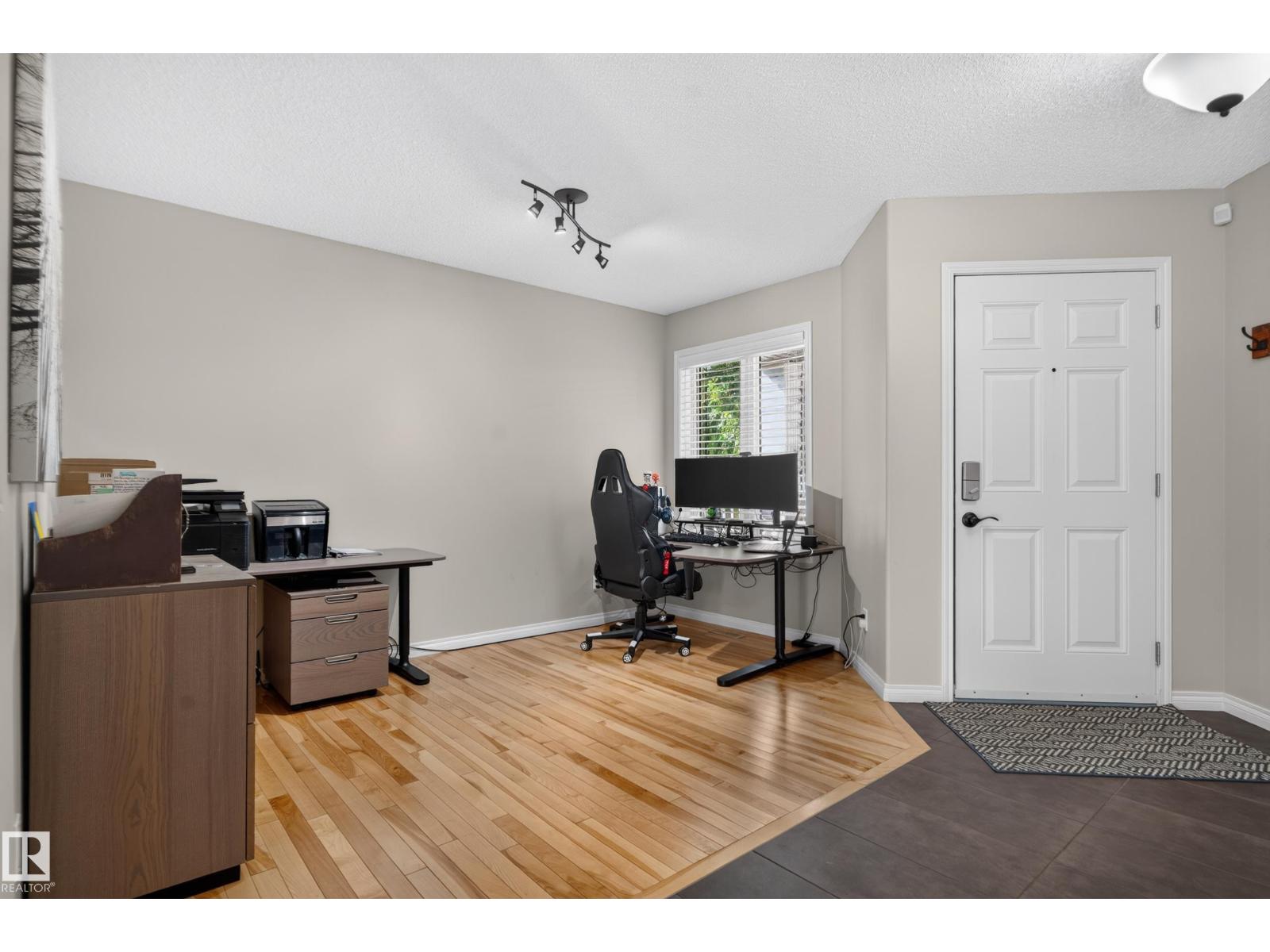 20853 92A AV NW - Image 19