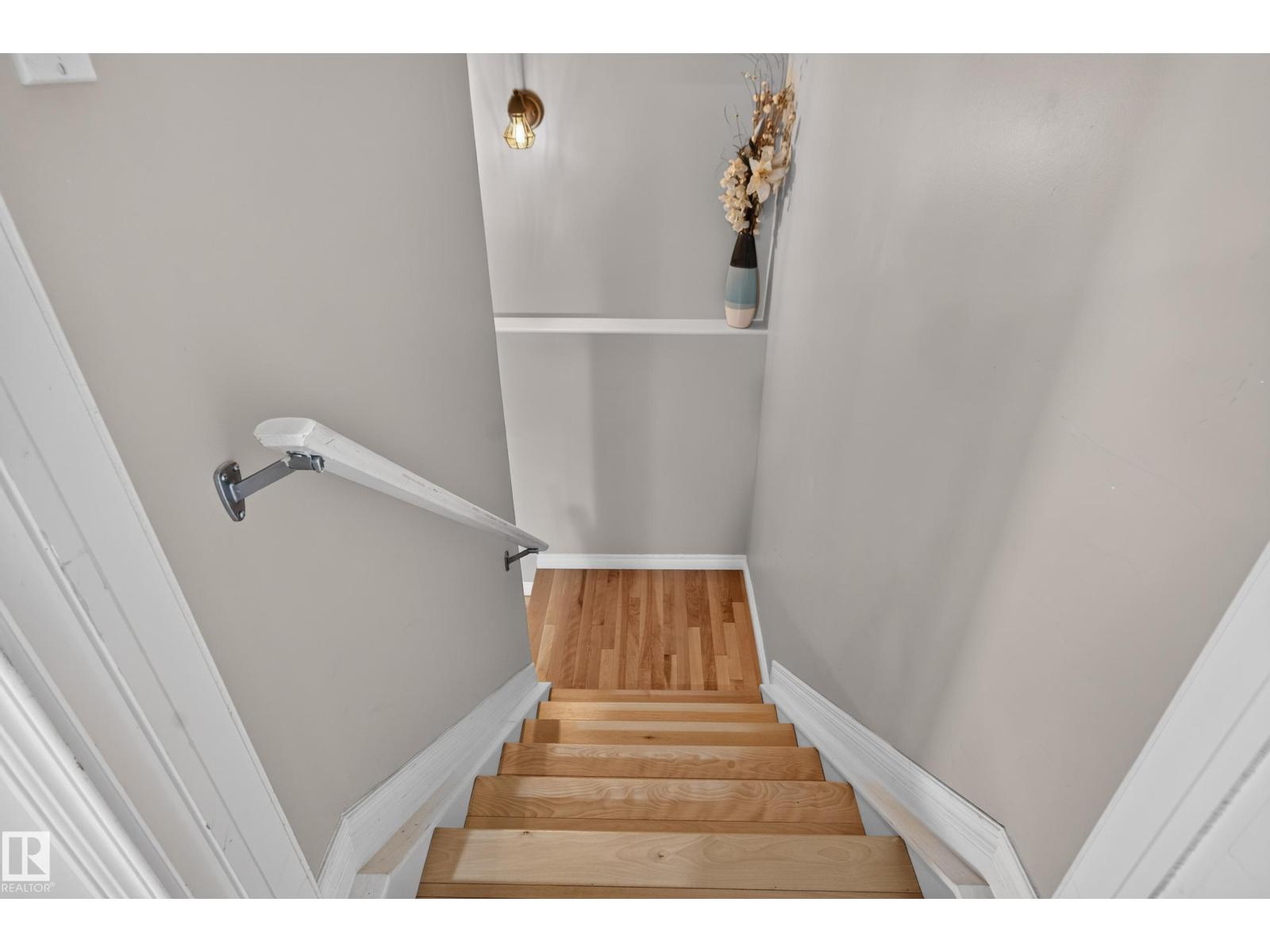 20853 92A AV NW - Image 38