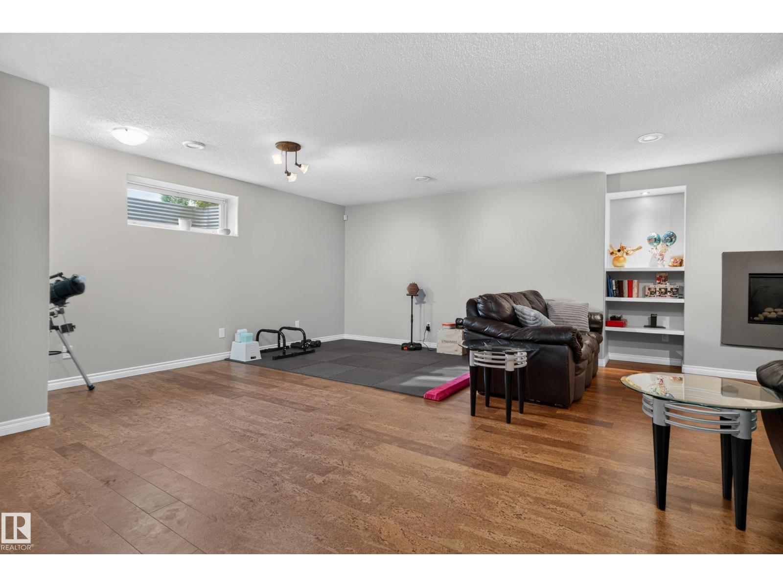 20853 92A AV NW - 39