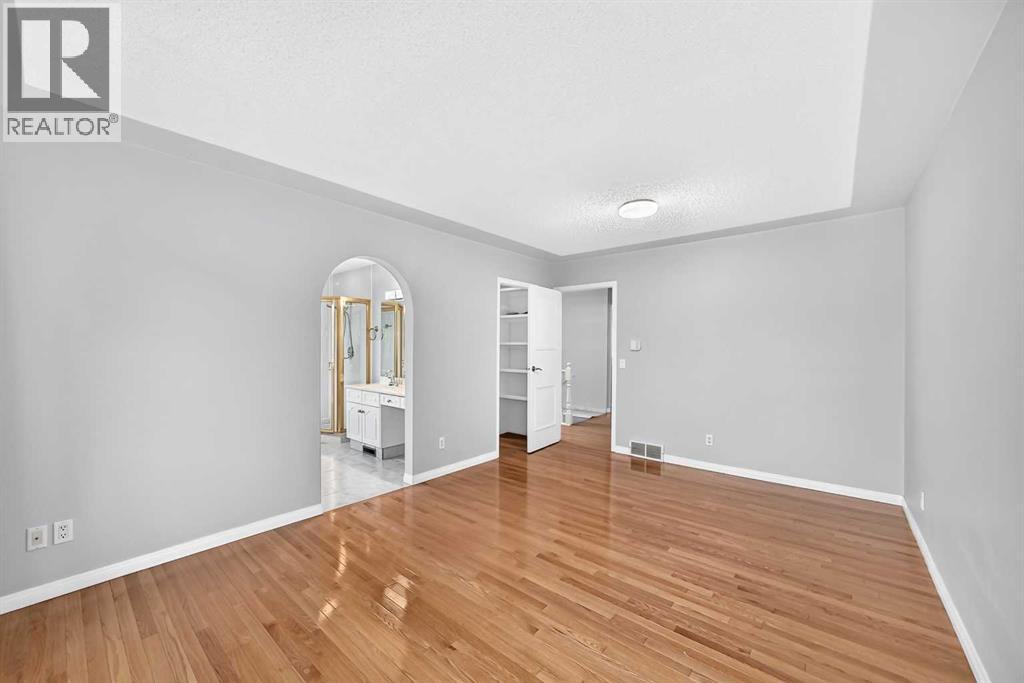 9217 Santana Crescent NW - 24