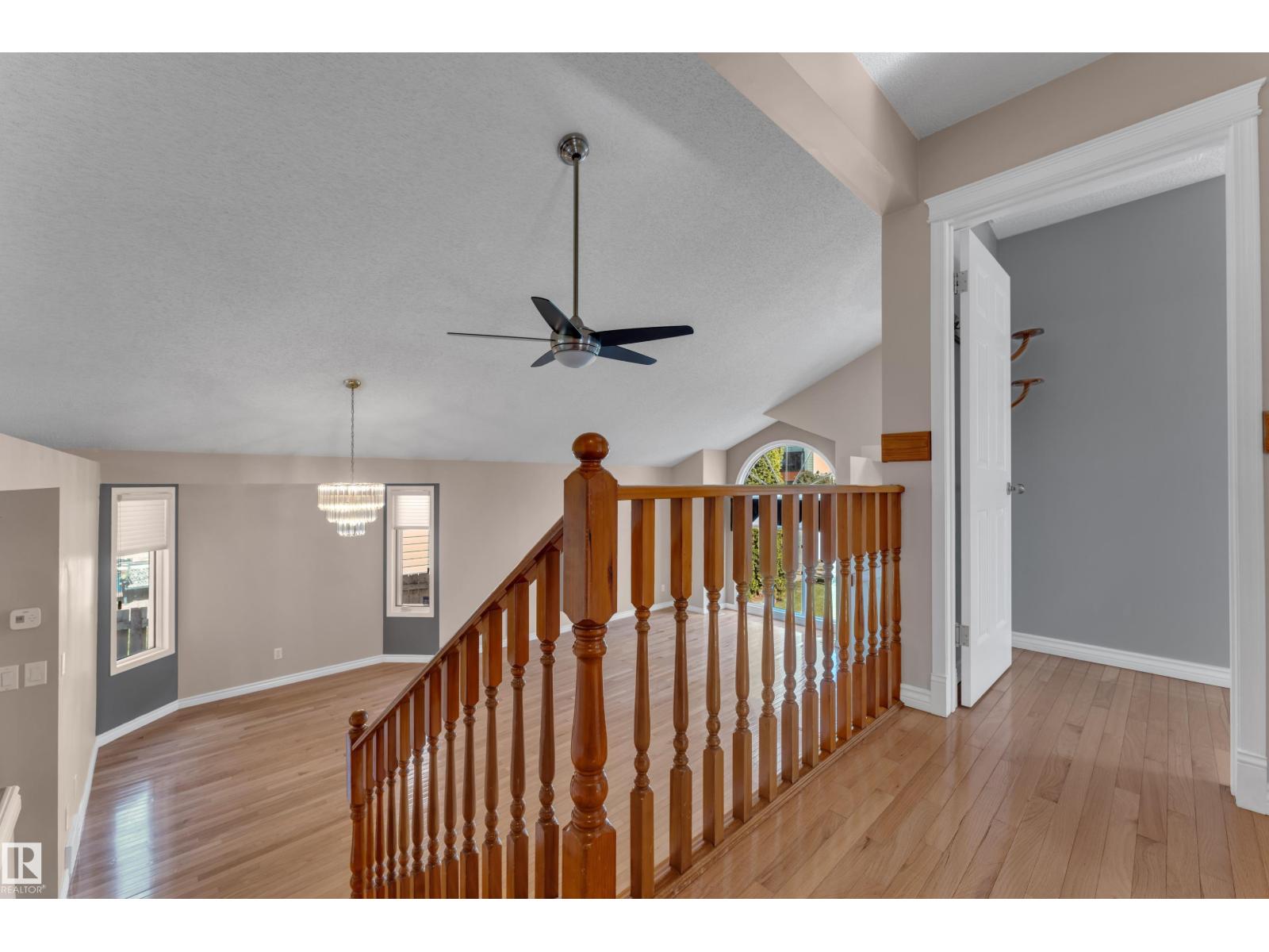 9722 157 ST NW - 14