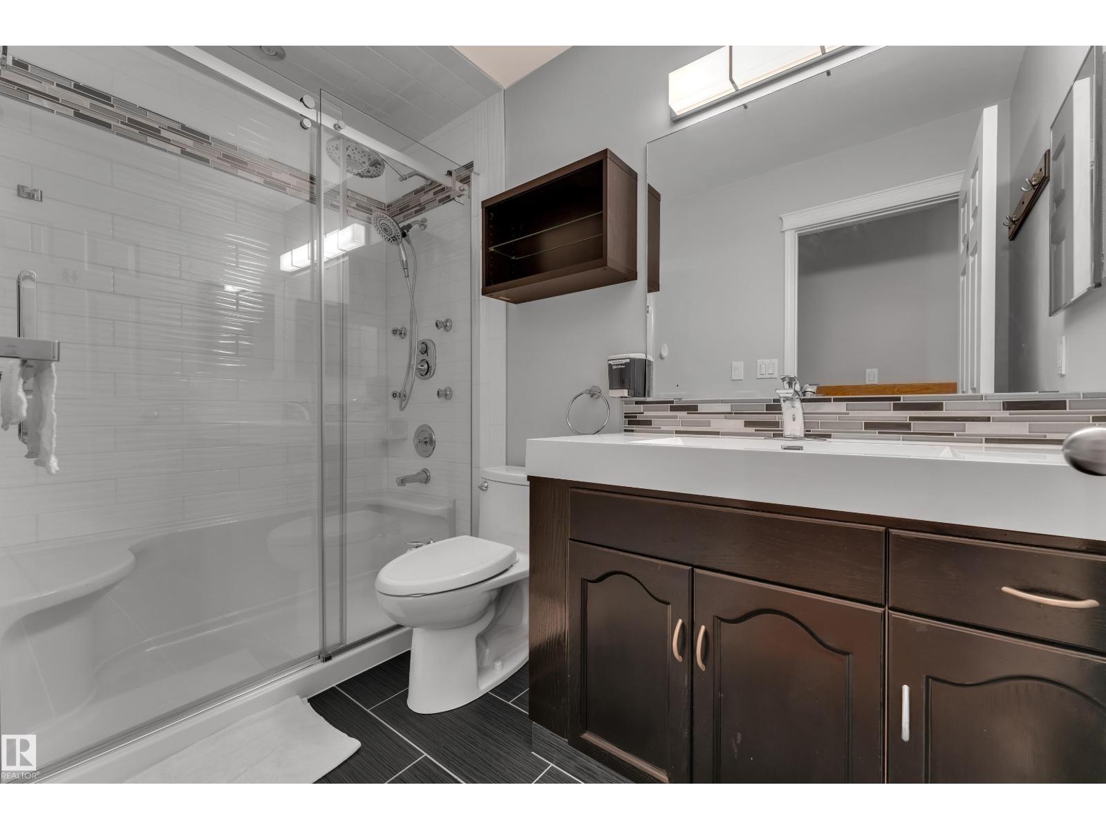 9722 157 ST NW - 20