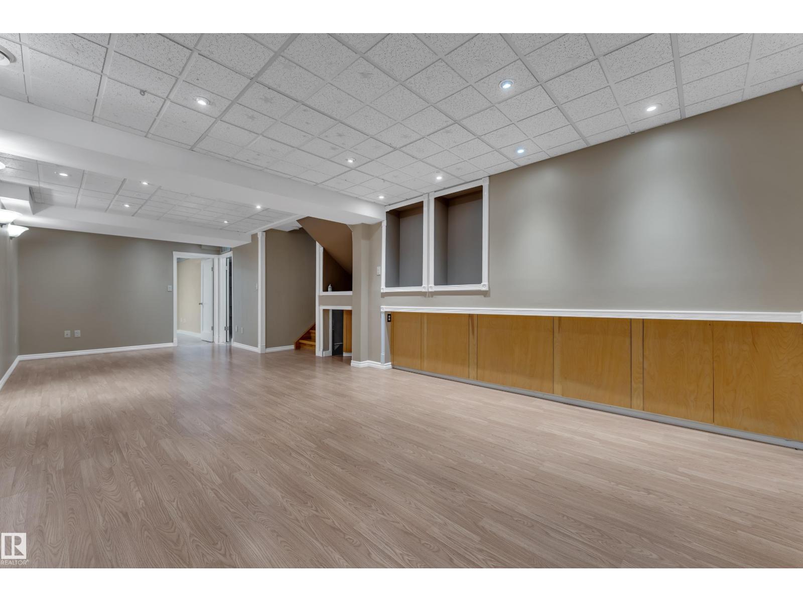 9722 157 ST NW - Image 33