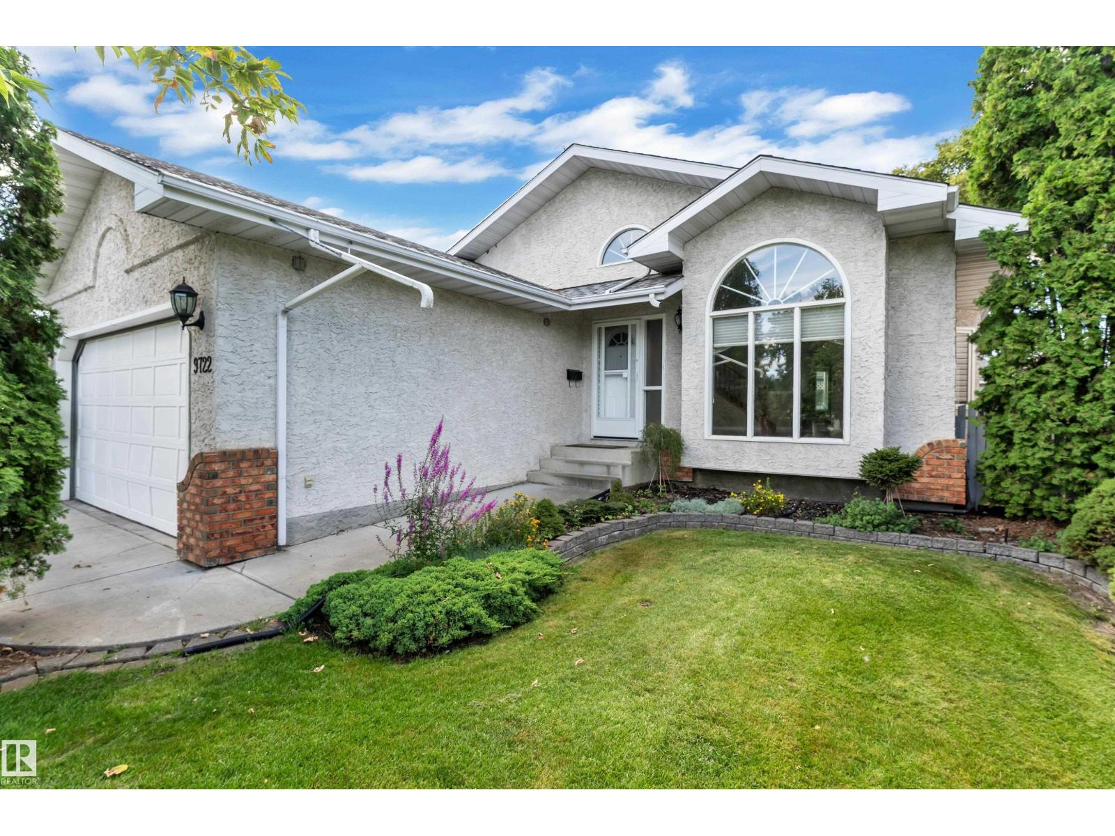9722 157 ST NW - 5