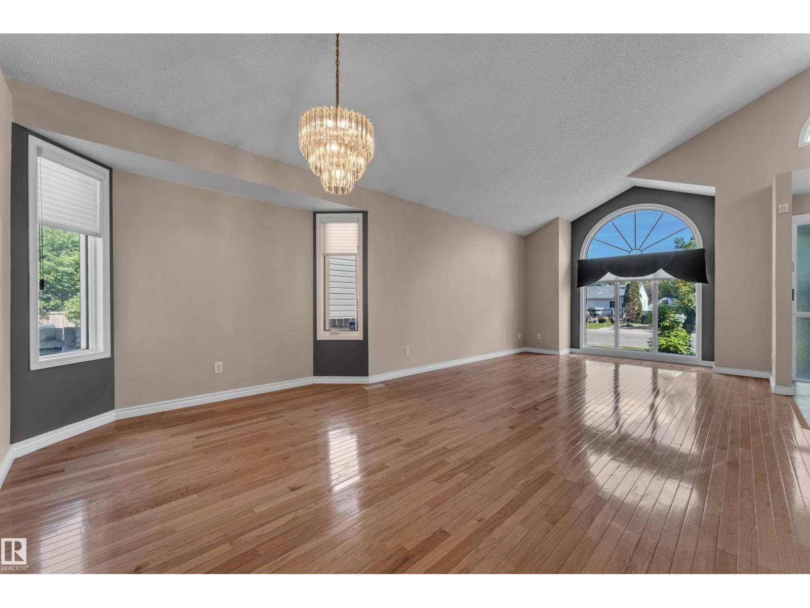 9722 157 ST NW - 7