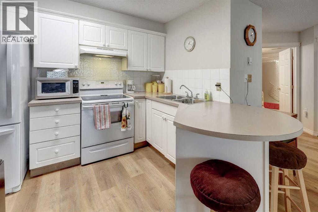101, 6800 Hunterview Drive NW, Calgary — photo 6