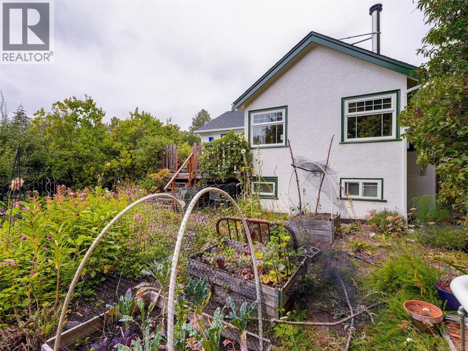 1637 McRae Ave - 23