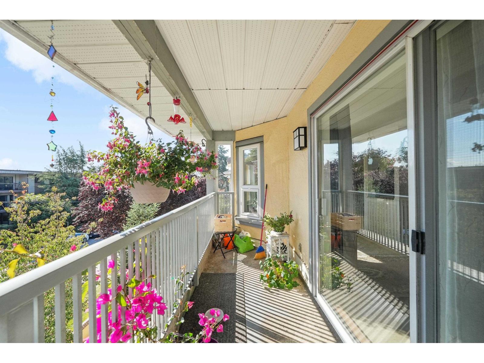 307 1459 BLACKWOOD STREET, White Rock