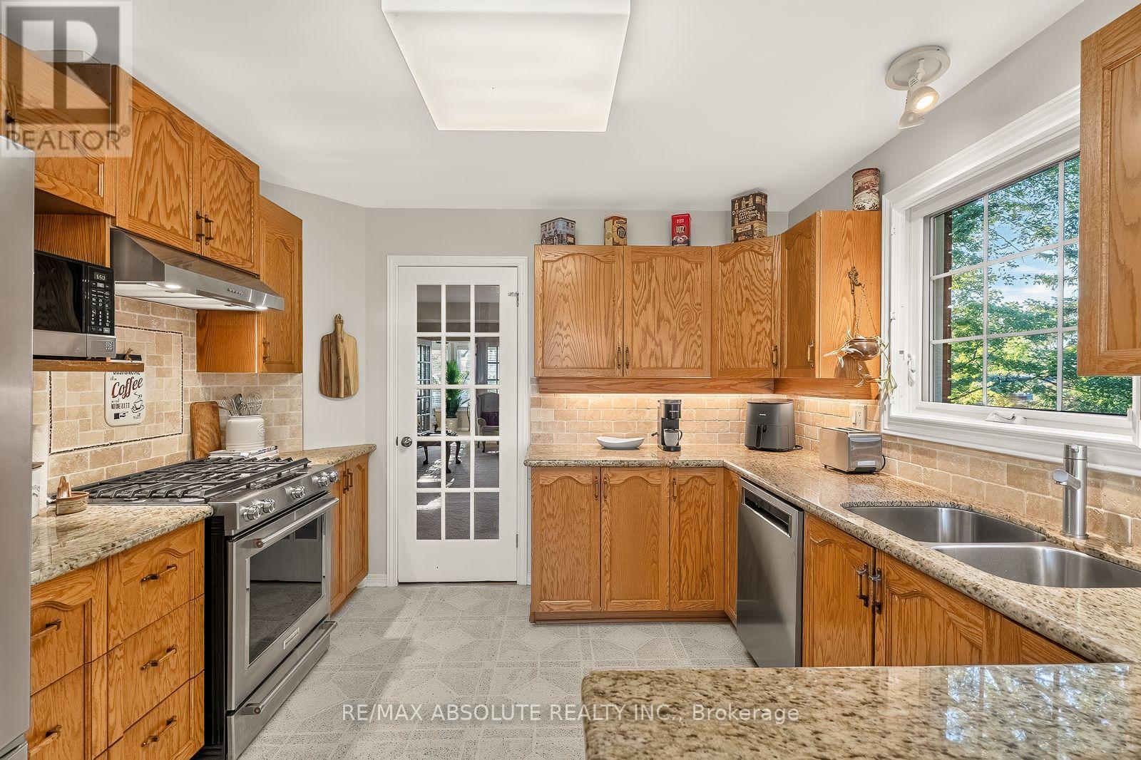 12 OYSTER BAY COURT photo 16
