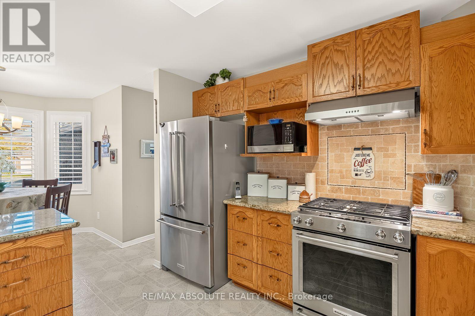 12 OYSTER BAY COURT photo 18
