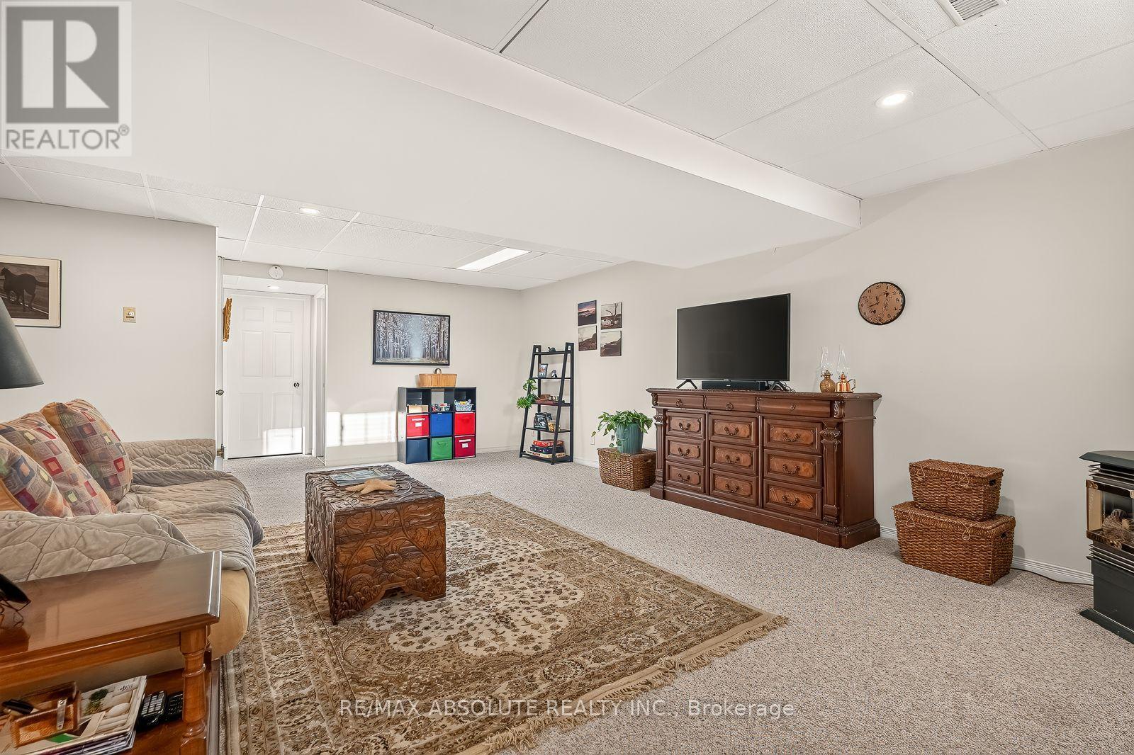 12 OYSTER BAY COURT photo 28