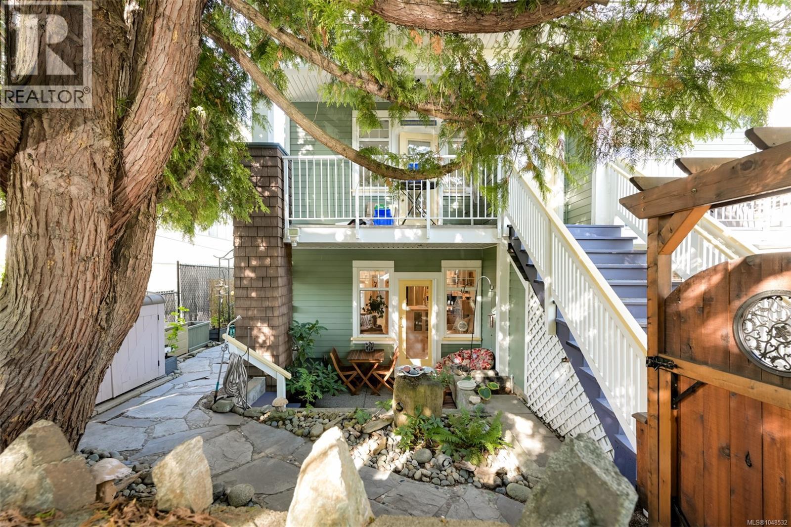 1 2116 Richmond Rd, Victoria