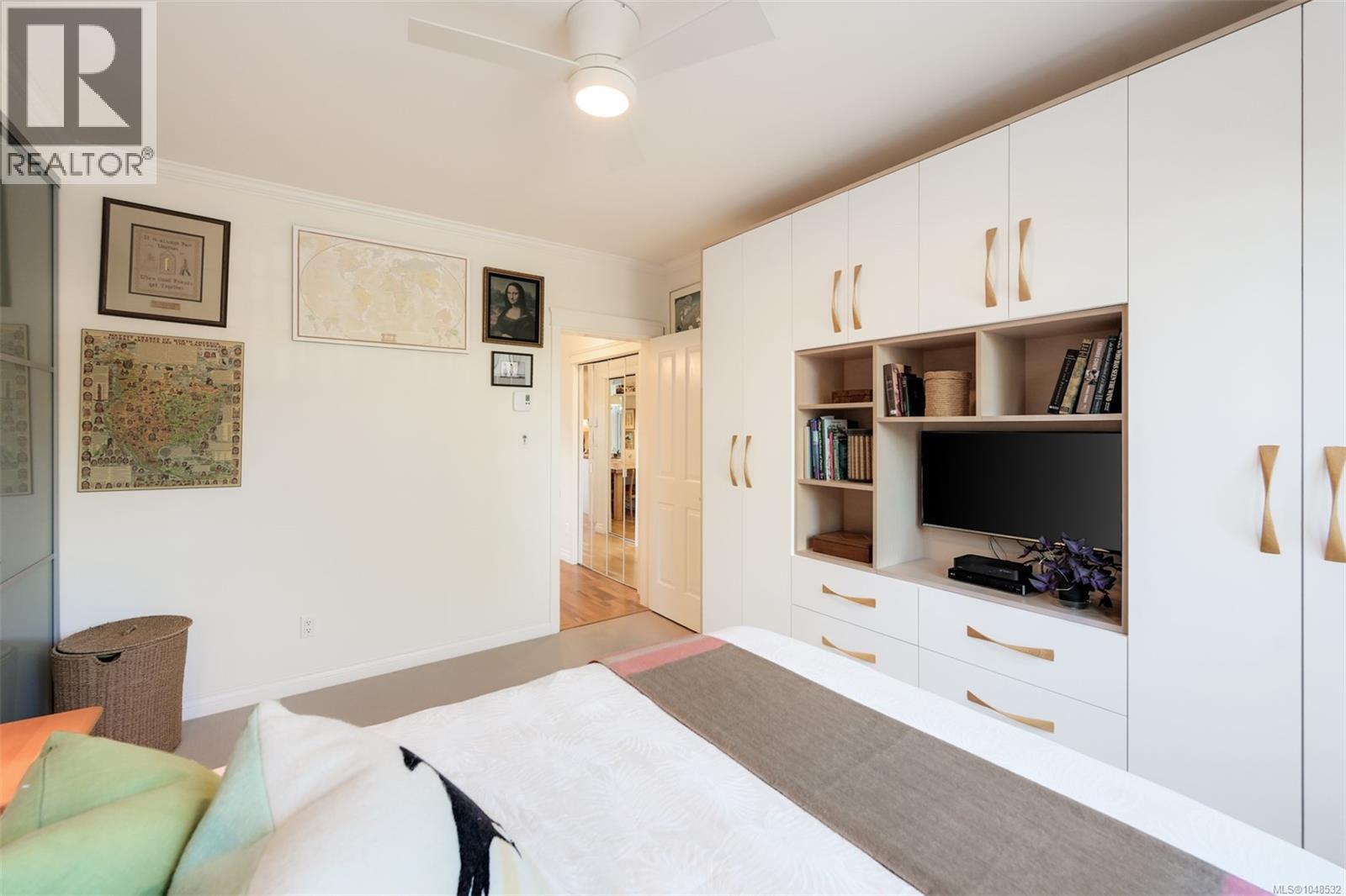 1 2116 Richmond Rd, Victoria