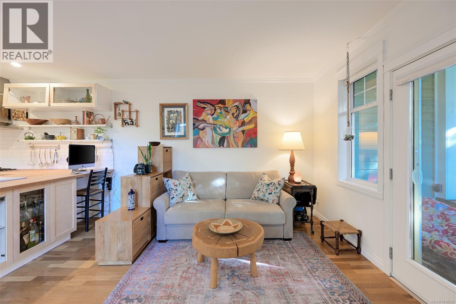 1 2116 Richmond Rd, Victoria