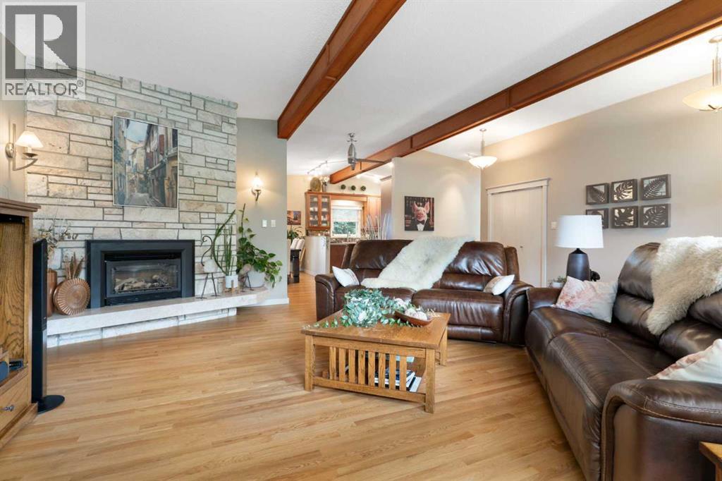 43 Cromwell Avenue NW, Calgary — photo 8