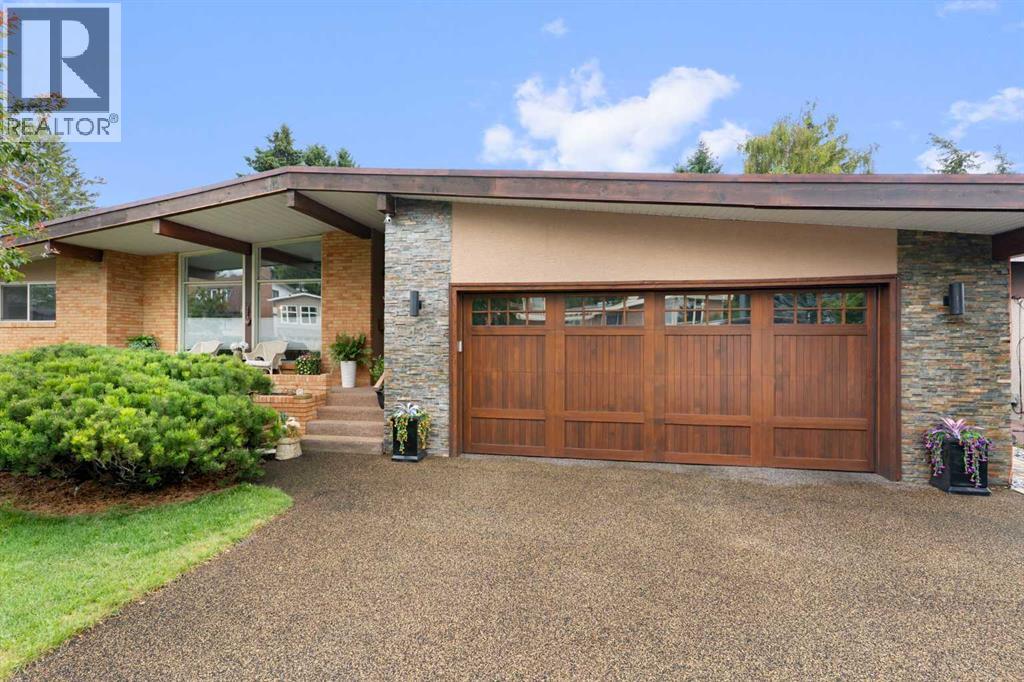 43 Cromwell Avenue NW, Calgary — photo 3