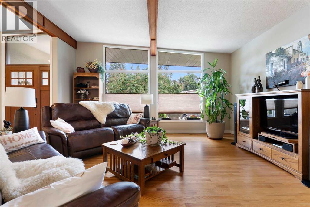 43 Cromwell Avenue NW, Calgary — photo 7