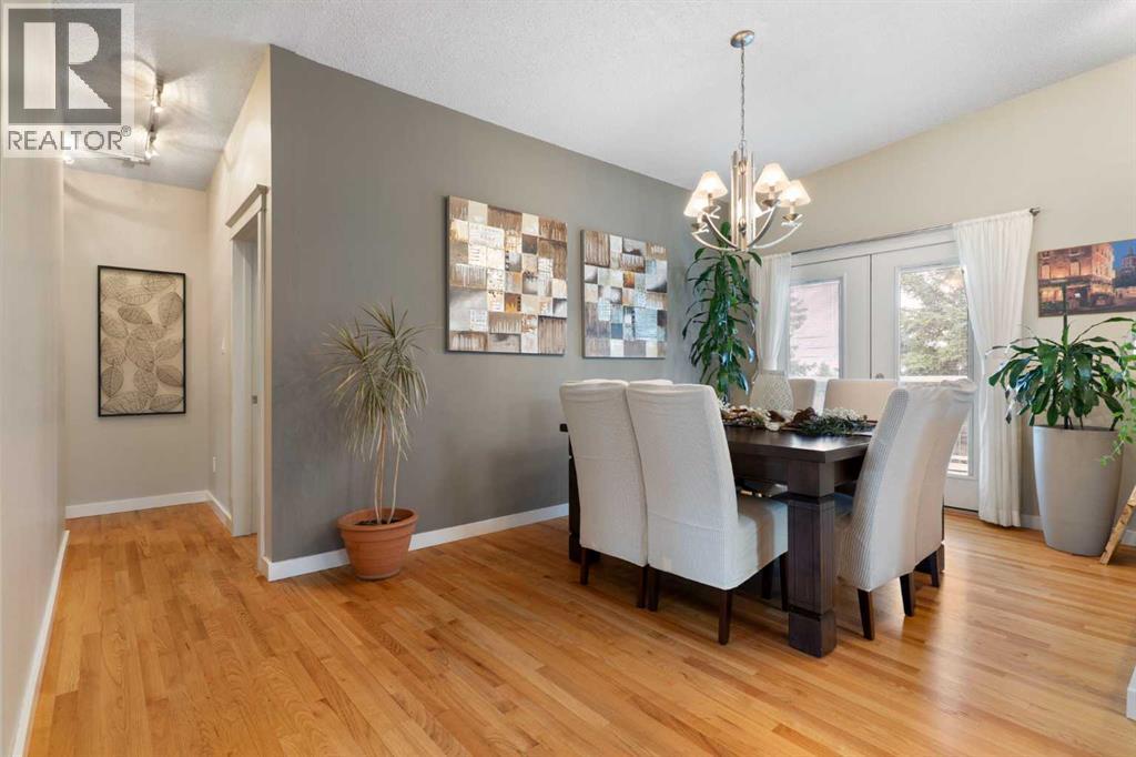 43 Cromwell Avenue NW, Calgary — photo 9