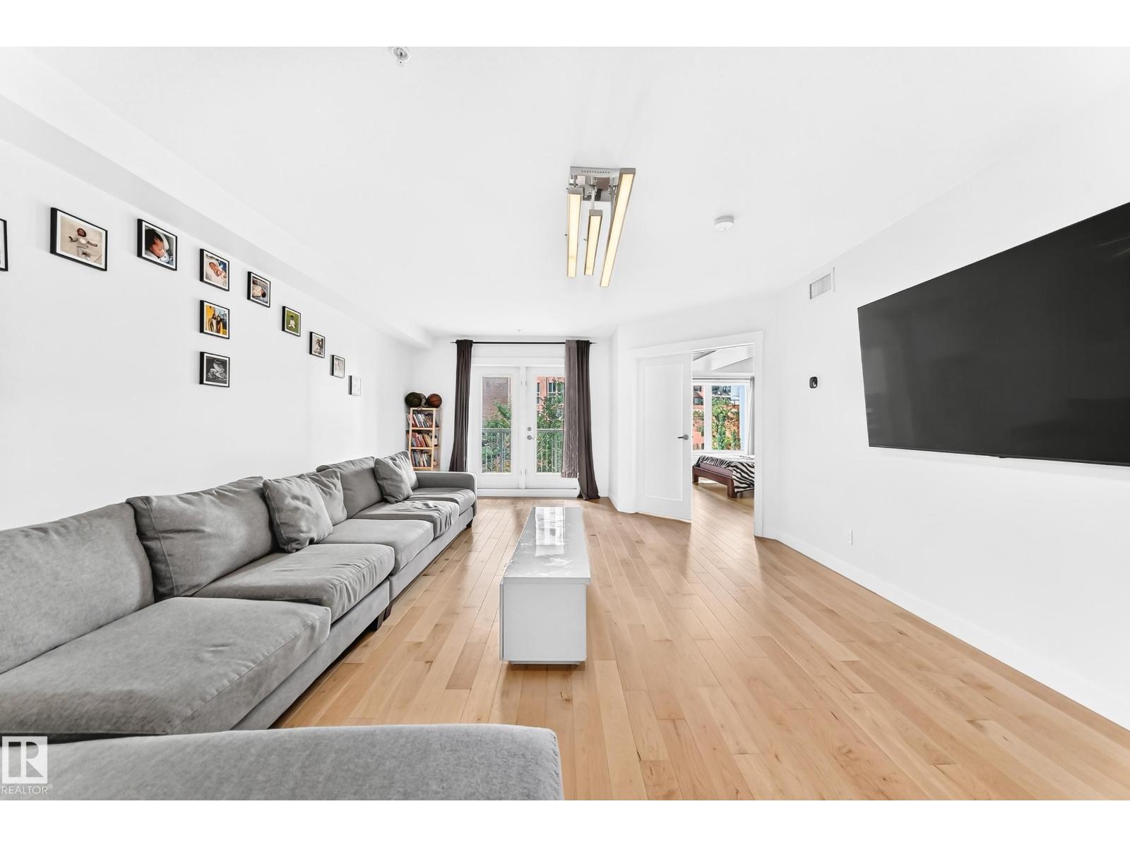 #303 10154 103 ST NW - 22