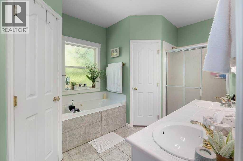 Listing photo – 12 Iron Wolf Ridge, Lacombe