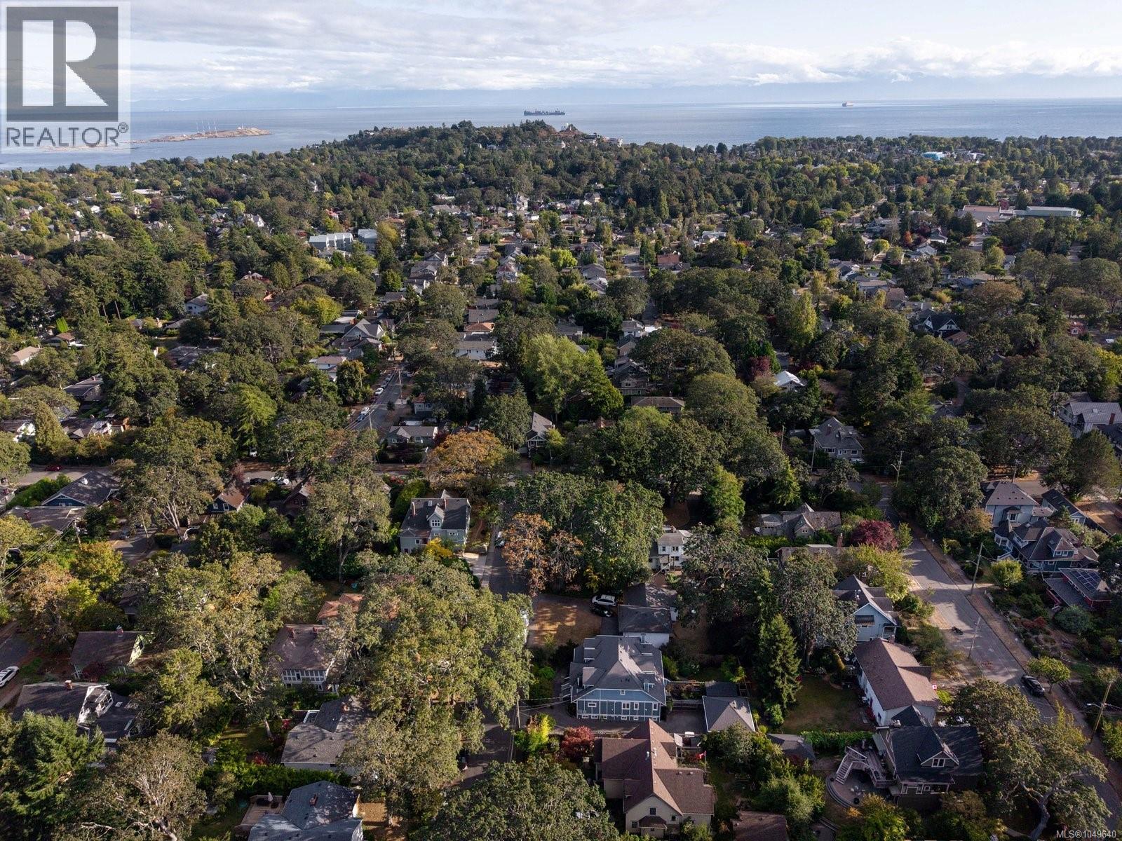  1046 Davie Street, Victoria